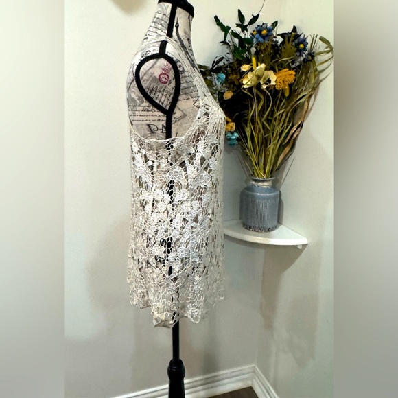 Pinky Vibrant silver and white Cord Tank Top and Elegant floral Design size M - Picture 2 of 8